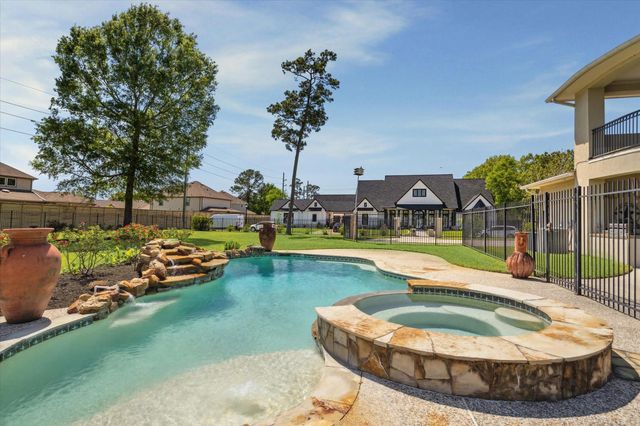 53 New Oak Trail, Humble, TX 77346