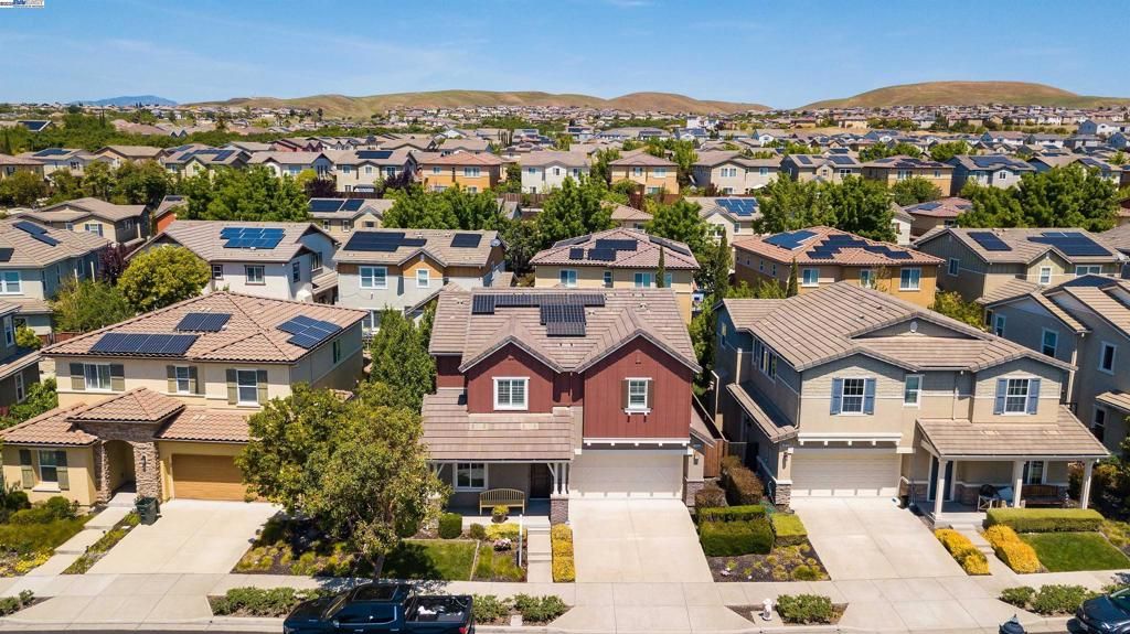 Image 2 of property listing at 3956 JORDAN RANCH DR, Dublin, CA 94568