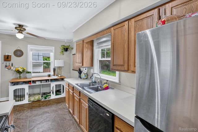 719 Poxson Avenue, Lansing, MI 48910