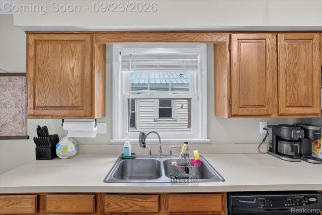 719 Poxson Avenue, Lansing, MI 48910