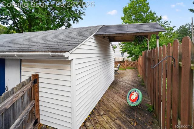 719 Poxson Avenue, Lansing, MI 48910