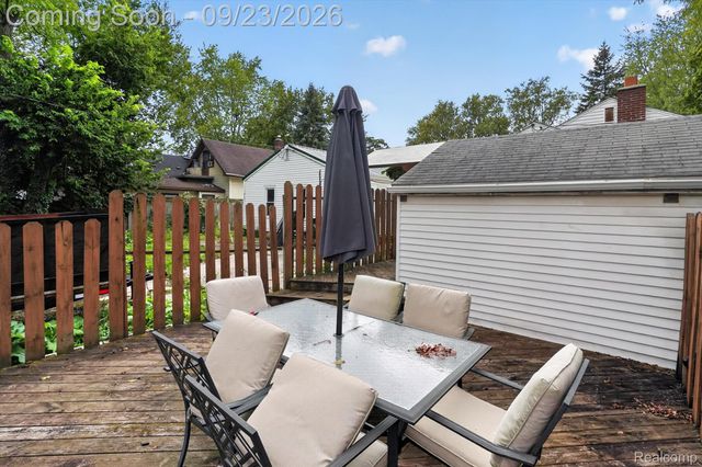 719 Poxson Avenue, Lansing, MI 48910