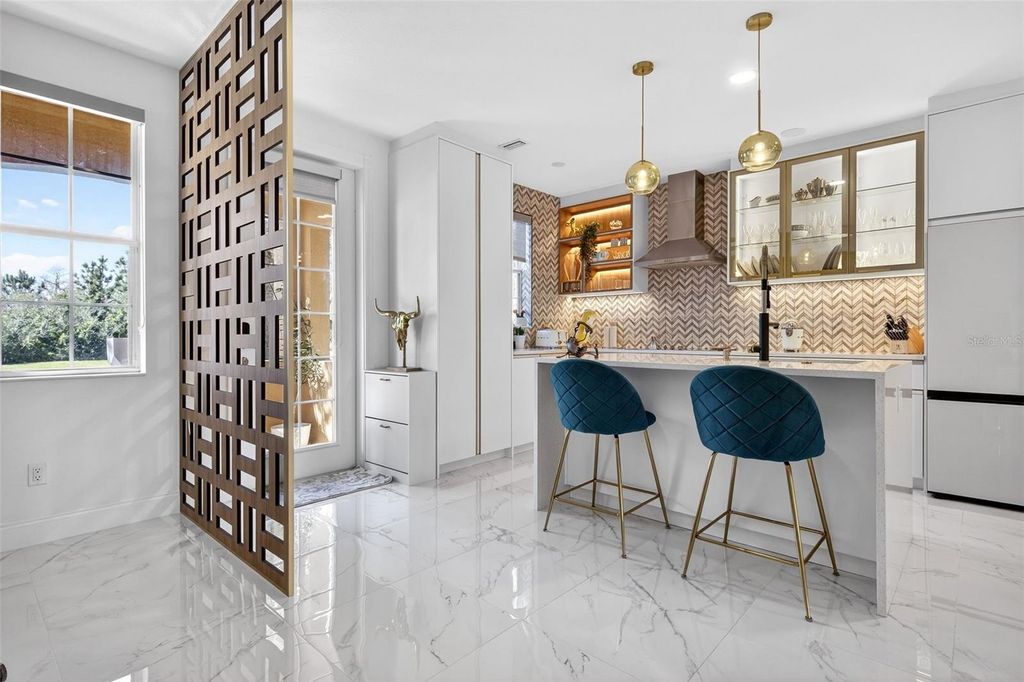 Image 14 of property listing at 11963 JAMES BAY DRIVE, Orlando, FL 32827