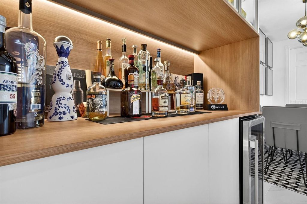 Image 16 of property listing at 11963 JAMES BAY DRIVE, Orlando, FL 32827