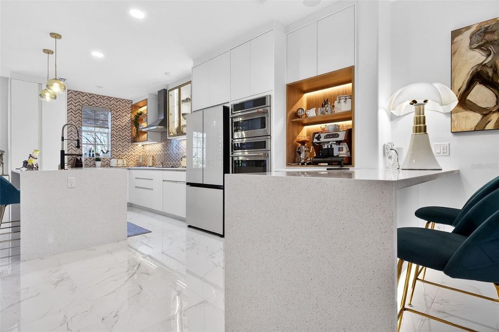 Image 18 of property listing at 11963 JAMES BAY DRIVE, Orlando, FL 32827