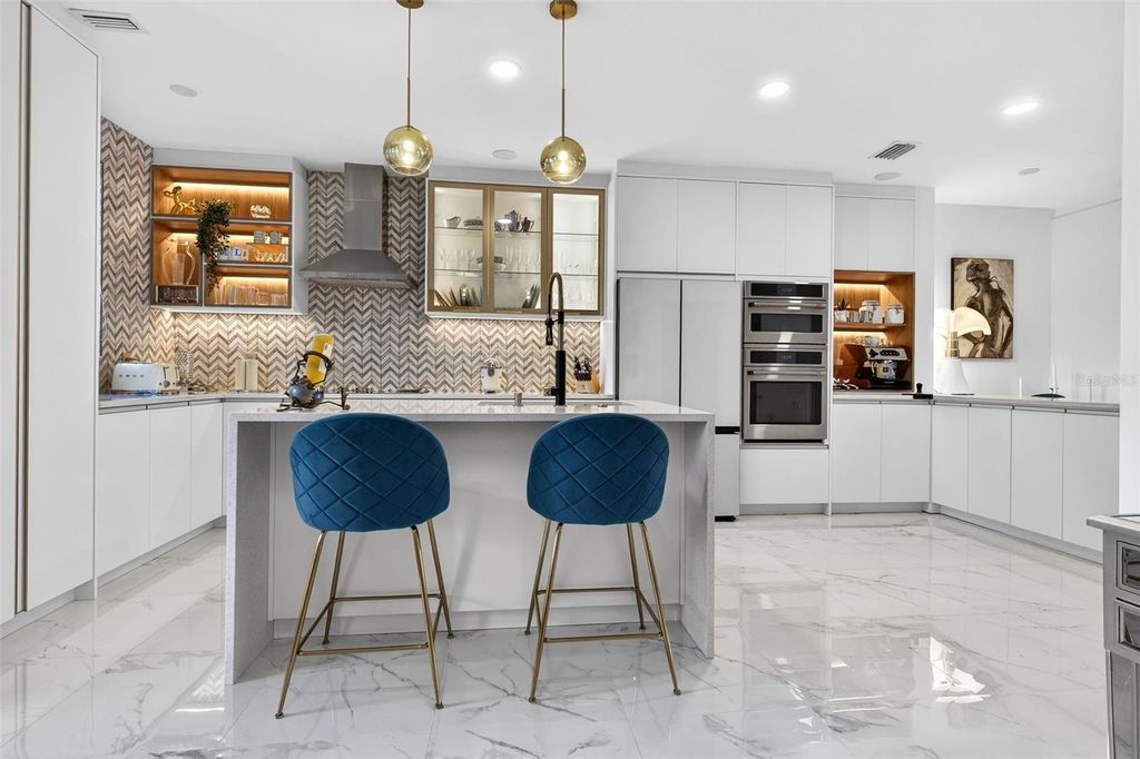 Image 3 of property listing at 11963 JAMES BAY DRIVE, Orlando, FL 32827