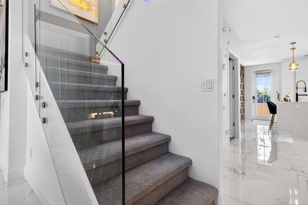 Image 31 of property listing at 11963 JAMES BAY DRIVE, Orlando, FL 32827