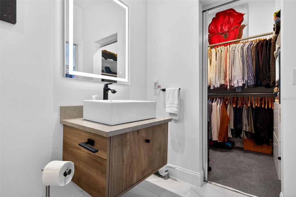 Image 45 of property listing at 11963 JAMES BAY DRIVE, Orlando, FL 32827