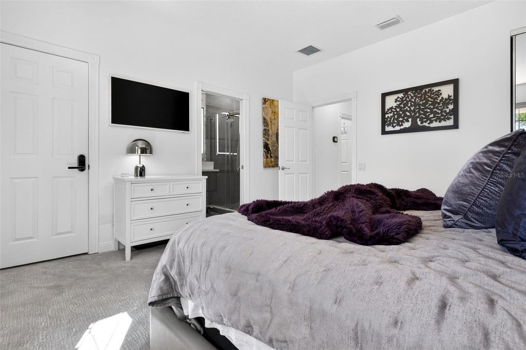 Image 52 of property listing at 11963 JAMES BAY DRIVE, Orlando, FL 32827