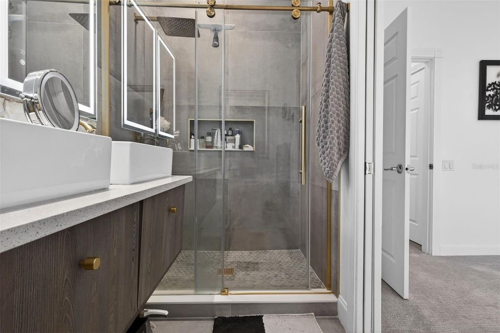 Image 57 of property listing at 11963 JAMES BAY DRIVE, Orlando, FL 32827