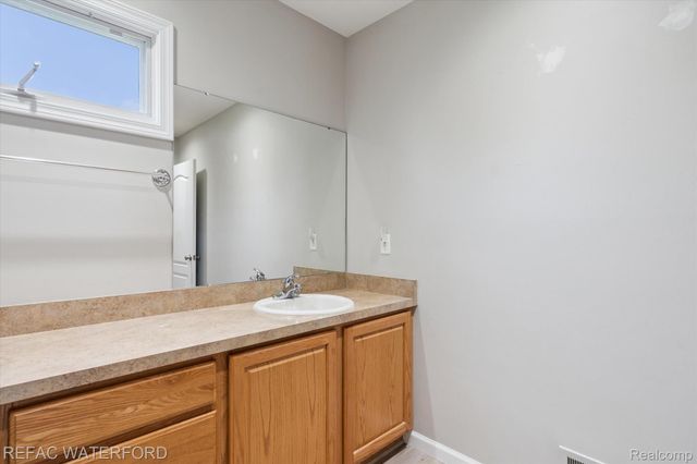 3940 Maiden Street, Waterford Charter Township, MI 48329