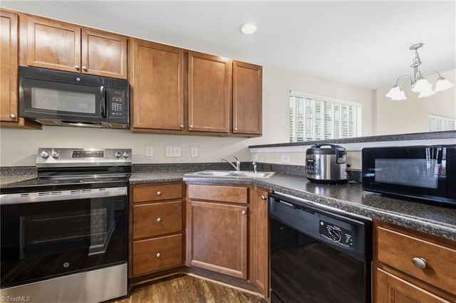 538 Song Sparrow Lane, Greensboro, NC 27409