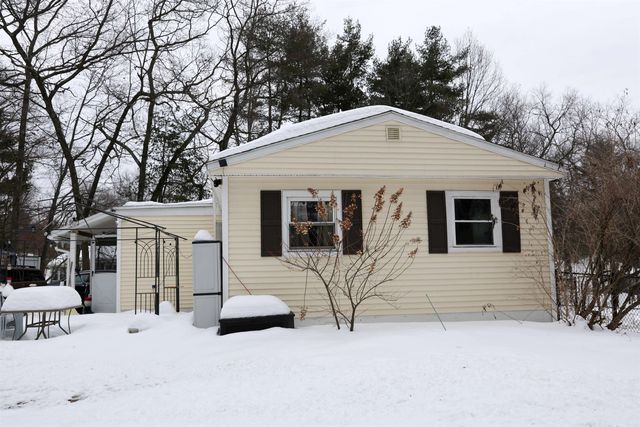 19 West Stearns Avenue, Hooksett, NH 03106