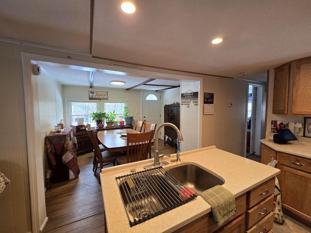 19 West Stearns Avenue, Hooksett, NH 03106