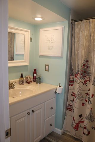 19 West Stearns Avenue, Hooksett, NH 03106