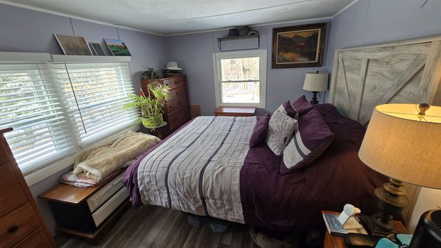 19 West Stearns Avenue, Hooksett, NH 03106