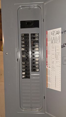 19 West Stearns Avenue, Hooksett, NH 03106