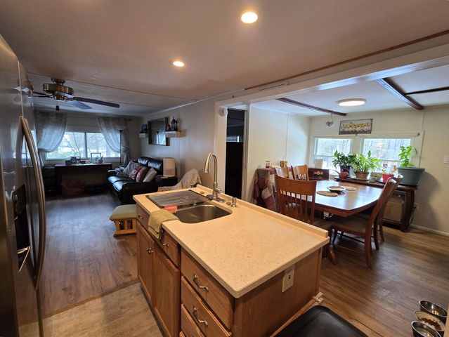 19 West Stearns Avenue, Hooksett, NH 03106