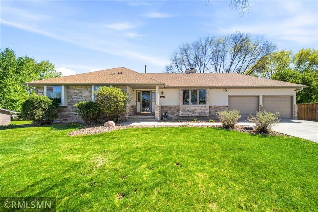 16982 Weaver Lake Drive, Maple Grove, MN 55311