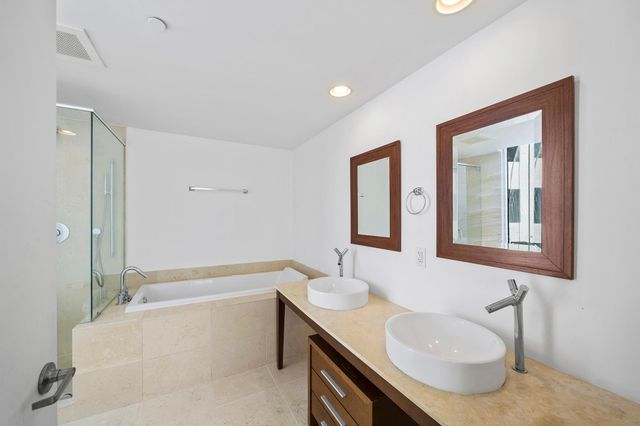 495 Brickell Avenue 911, Miami, FL 33131