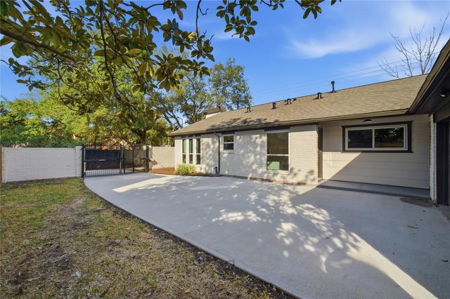 11303 Olympia Drive, Houston, TX 77077
