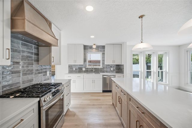 11303 Olympia Drive, Houston, TX 77077