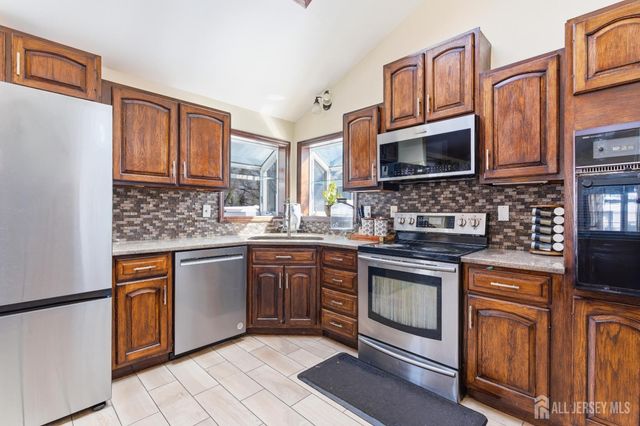 115 Madison Street, Sayreville, NJ 08879