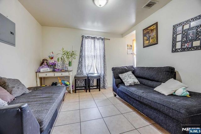 92 Bloomfield Avenue, Paterson, NJ 07503