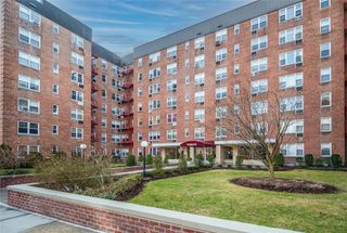 3 Sadore Lane 1K, Yonkers, NY 10710