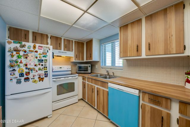 100 Silver Beach Ave Apt 308, Daytona Beach, FL 32118