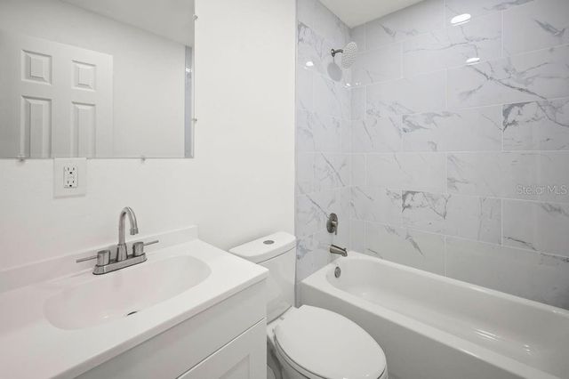 5925 HILLTOP LANE W, Lakeland, FL 33809