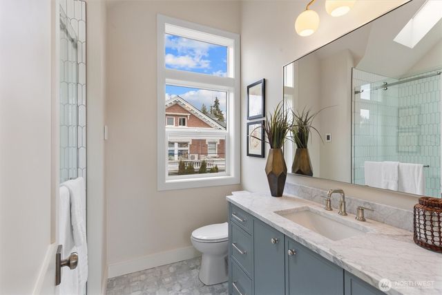 1427 Woodrow Place E, Seattle, WA 98112