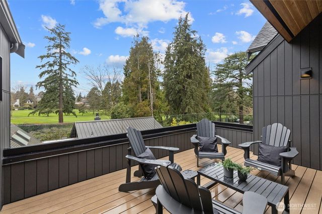 1427 Woodrow Place E, Seattle, WA 98112