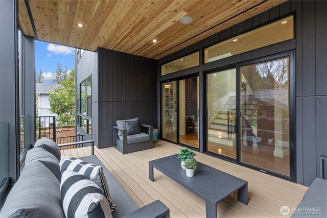 1427 Woodrow Place E, Seattle, WA 98112