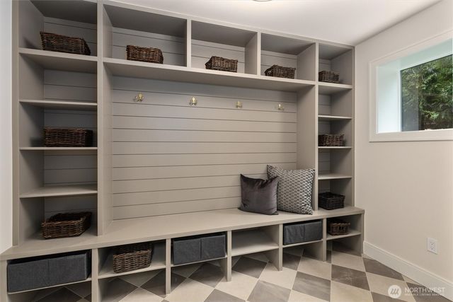 1427 Woodrow Place E, Seattle, WA 98112