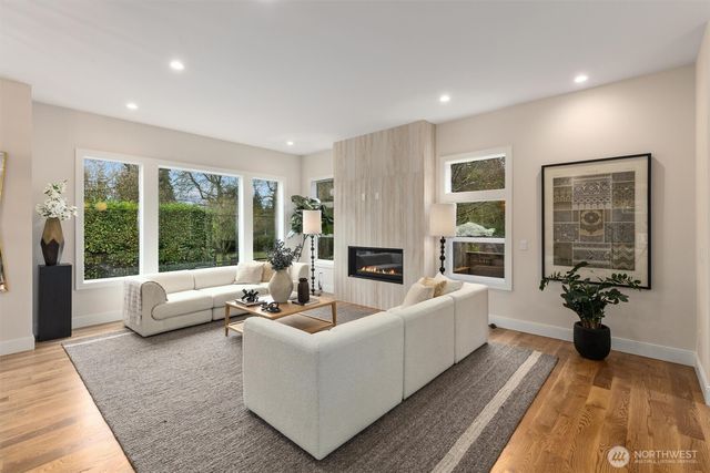 1427 Woodrow Place E, Seattle, WA 98112