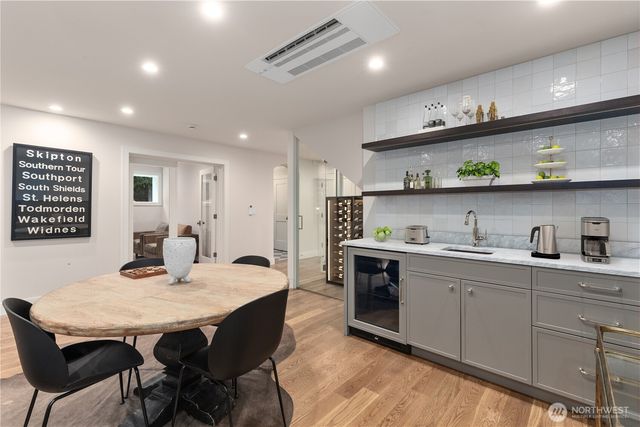 1427 Woodrow Place E, Seattle, WA 98112