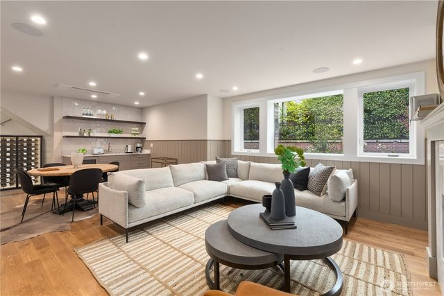 1427 Woodrow Place E, Seattle, WA 98112