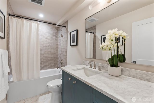 1427 Woodrow Place E, Seattle, WA 98112