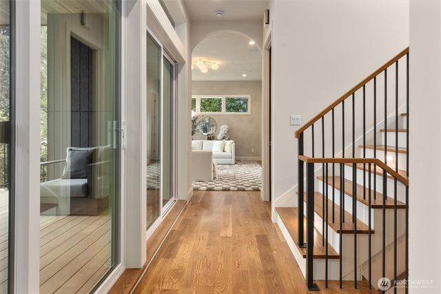 1427 Woodrow Place E, Seattle, WA 98112