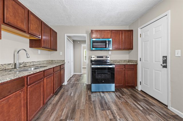 20480 Mada Avenue, Southfield, MI 48075