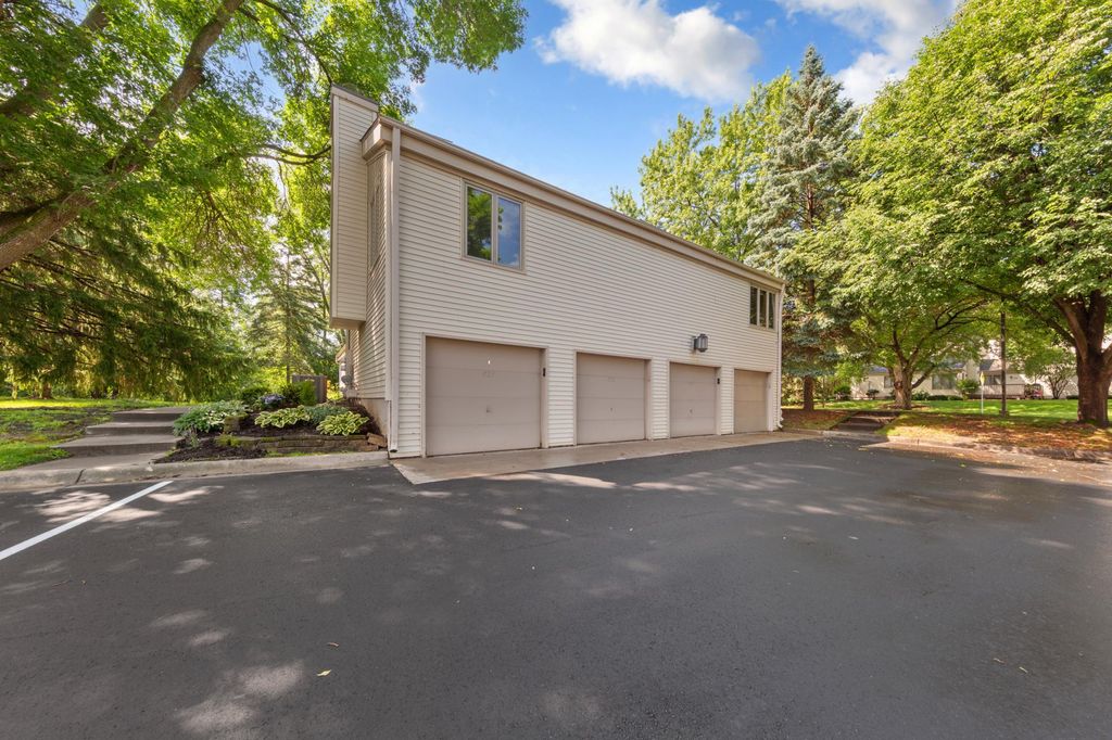 435 Fontaine Court, Woodbury, MN 55125 — photo 5