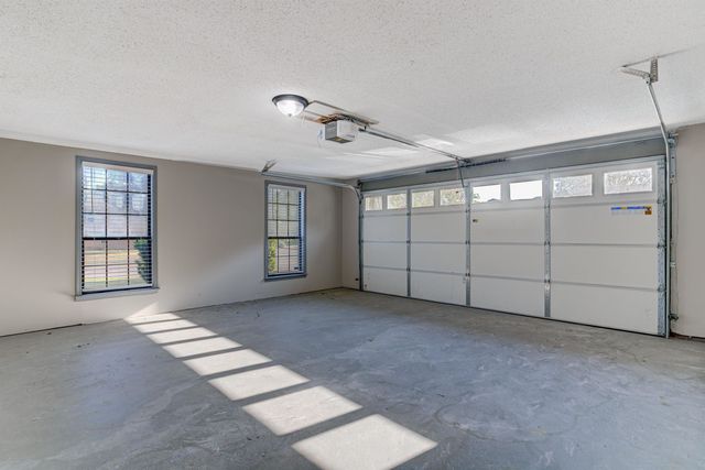 7801 AUTUMN CREEK DR, Memphis, TN 38018