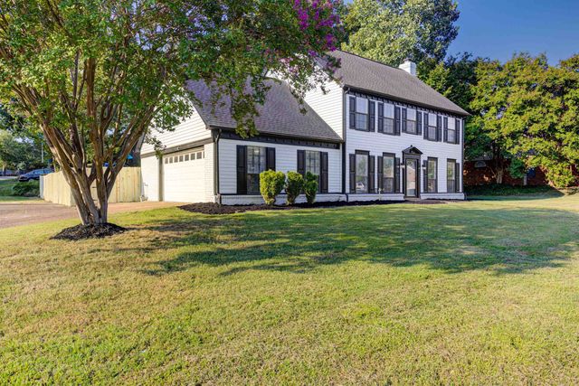 7801 AUTUMN CREEK DR, Memphis, TN 38018