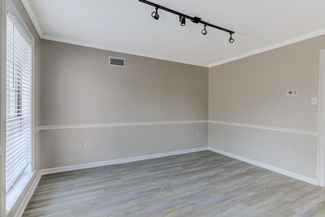 7801 AUTUMN CREEK DR, Memphis, TN 38018