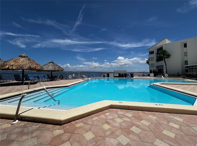 5541 LA PUERTA DEL SOL BOULEVARD S 317, St Petersburg, FL 33715