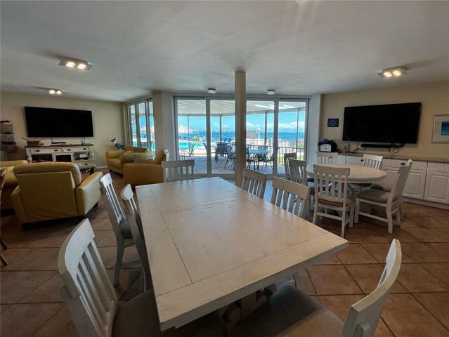 5541 LA PUERTA DEL SOL BOULEVARD S 317, St Petersburg, FL 33715