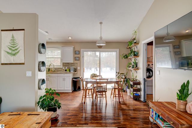 6107 Jeffrey Place, Grawn, MI 49637