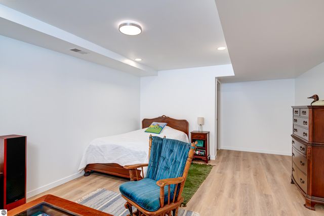 6107 Jeffrey Place, Grawn, MI 49637