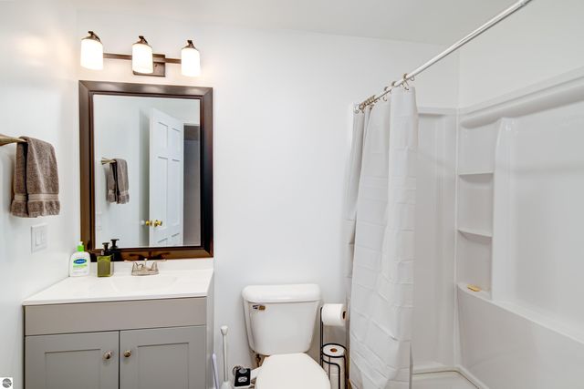 6107 Jeffrey Place, Grawn, MI 49637